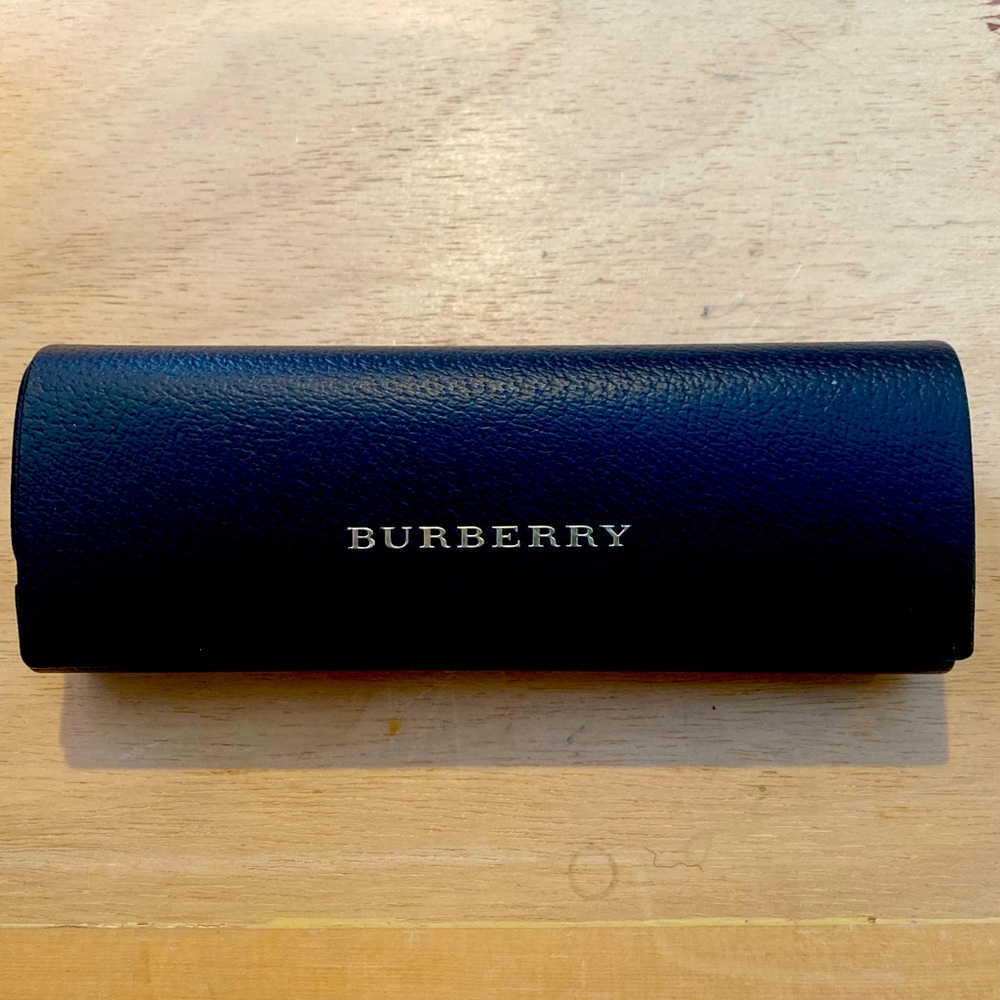 Like new Burberry Glasses case